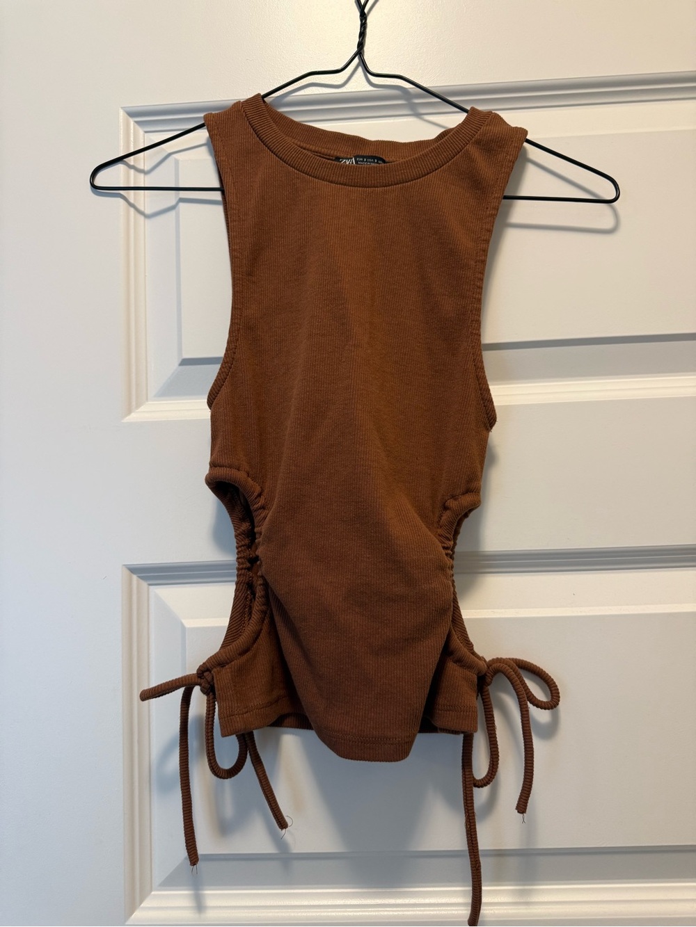 Zara ribbed sleeveless top in warm chocolate/rust brown, size Small.